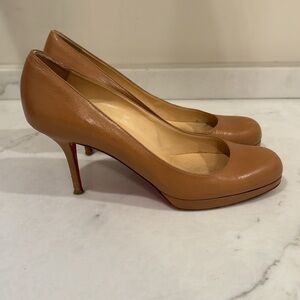 Christian Louboutin Leather Pumps size 39.5